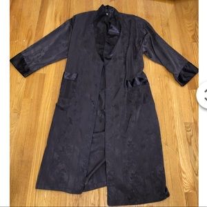 Vintage Victoria’s Secret robe size M/L gold label